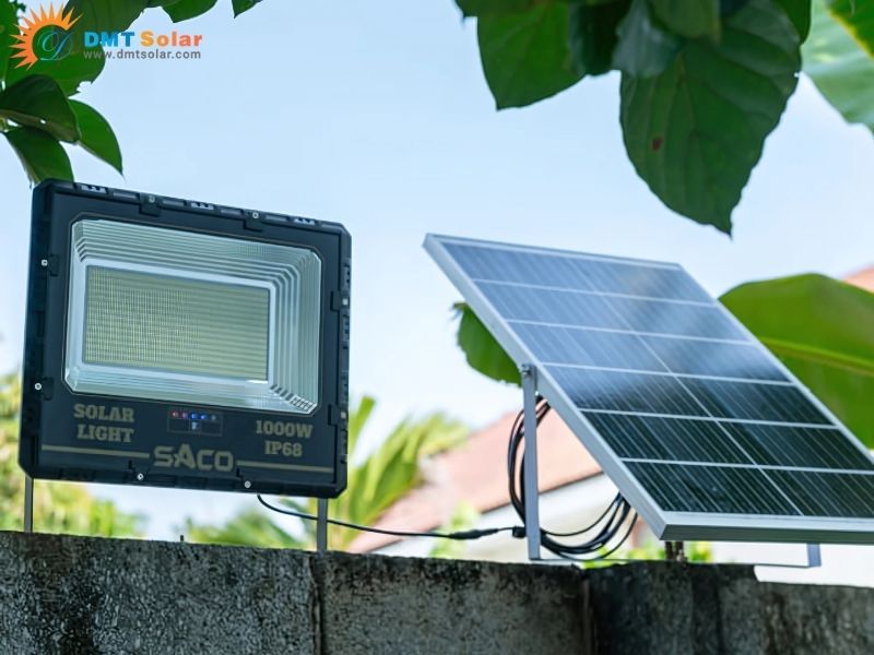 Đèn pha năng lượng mặt trời