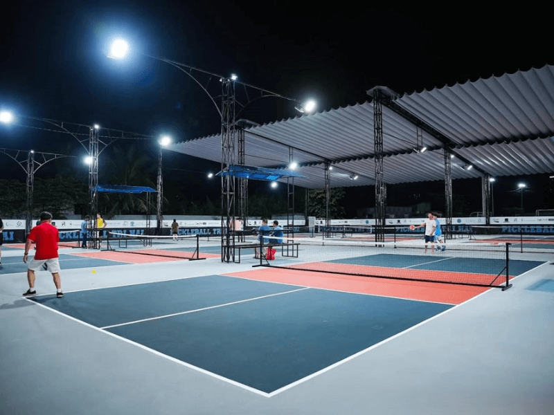 Cách chọn đèn chiếu sáng sân Pickleball chuẩn chuyên nghiệp