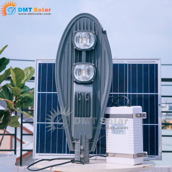 Gi&aacute; sản phẩm đ&egrave;n năng lượng mặt trời bộ t&iacute;ch điện rời