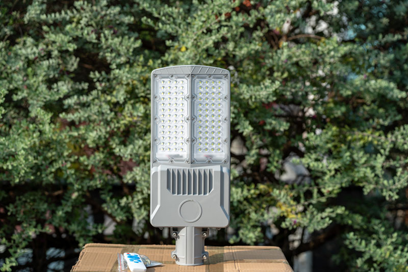 Đèn đường led năng lượng mặt trời