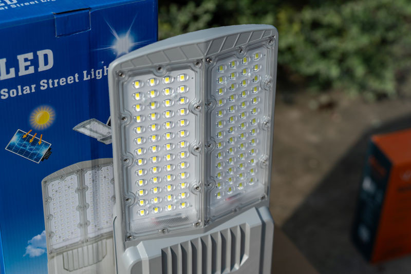 Đèn led năng lượng mặt trời