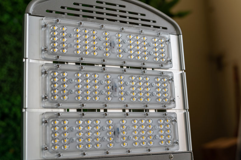 Chip led 3030 tr&ecirc;n đ&egrave;n đường nlmt