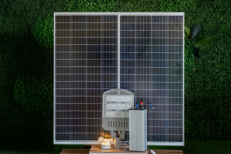 Đen led năng lượng mặt trời cao cấp