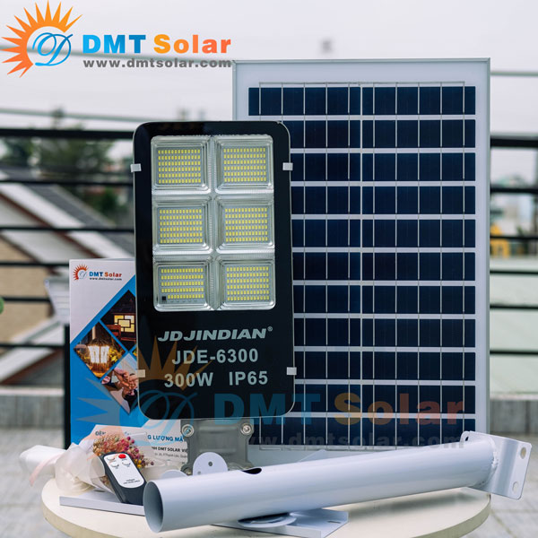 Đèn đường năng lượng mặt trời 300W giá rẻ JDE-6300