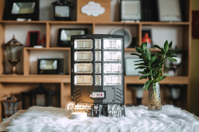 Đèn đường liền thể năng lượng mặt trời 400w