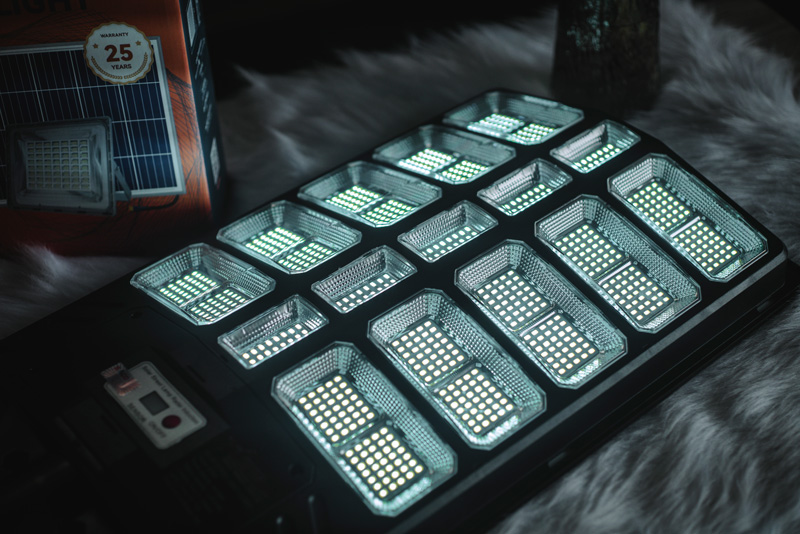 Đèn năng lượng mặt trời 400w