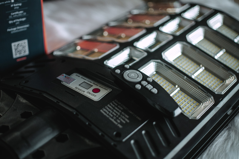 Remote đèn đường 400w năng lượng mặt trời