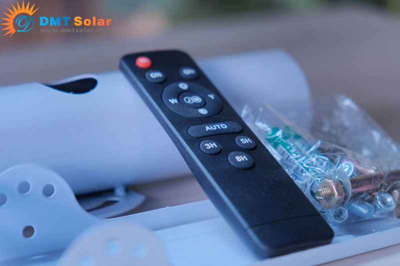 Remote Đ&egrave;n đường năng lượng mặt trời 300W