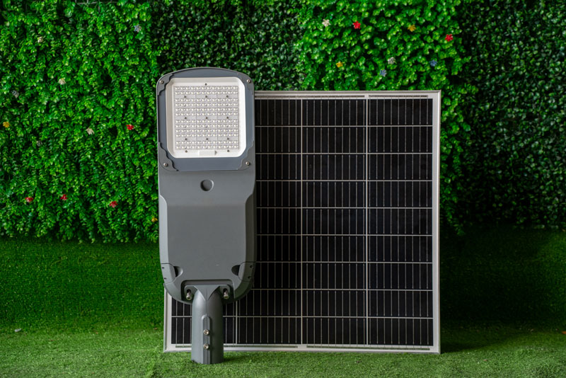 đèn đường năng lượng mặt trời 60w lắp ráp