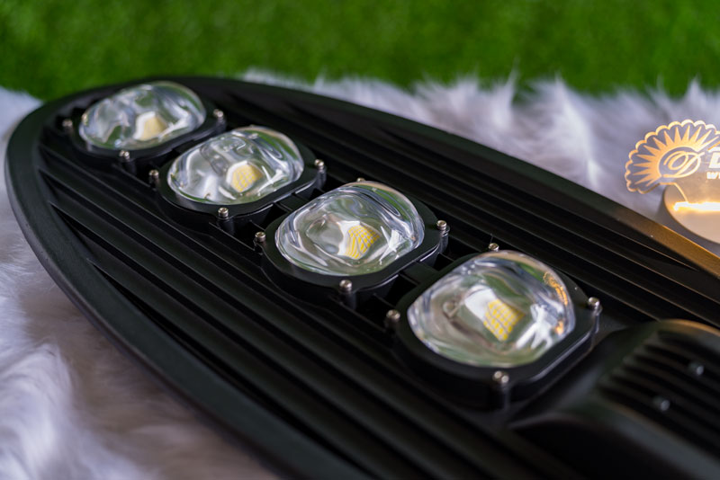 Chip led philip đ&egrave;n l&aacute; năng lượng mặt trời