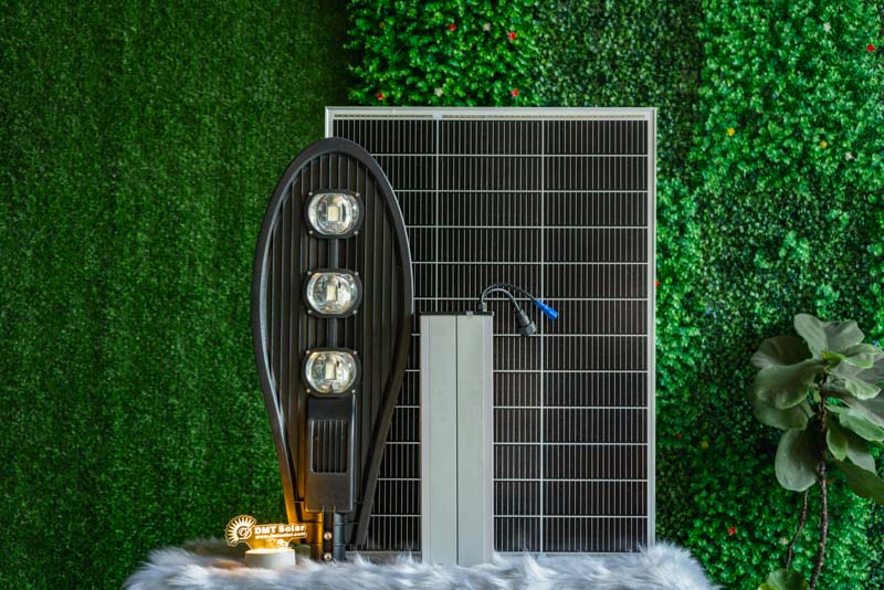 Đèn lá năng lượng mặt trời cao cấp 50W