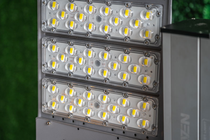 Đ&egrave;n năng lượng mặt trời 80W