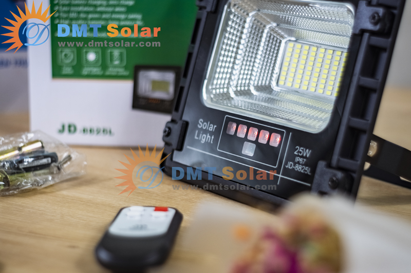 đèn pha năng lượng mặt trời 25W giá rẻ 