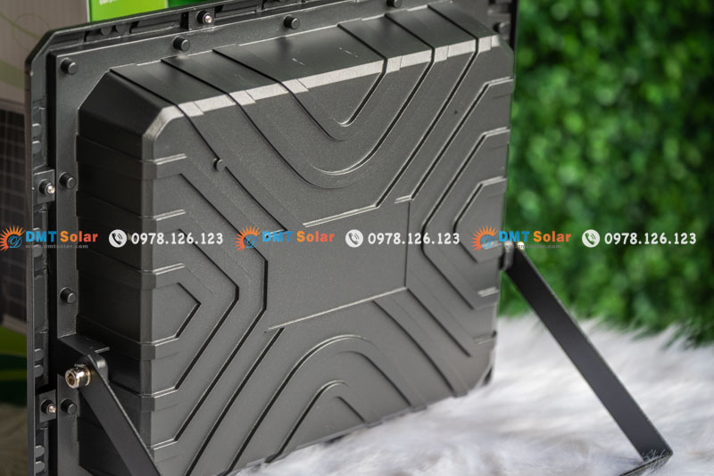 Thiết kế nh&ocirc;m đ&uacute;c c&oacute; phay r&atilde;nh tản nhiệt