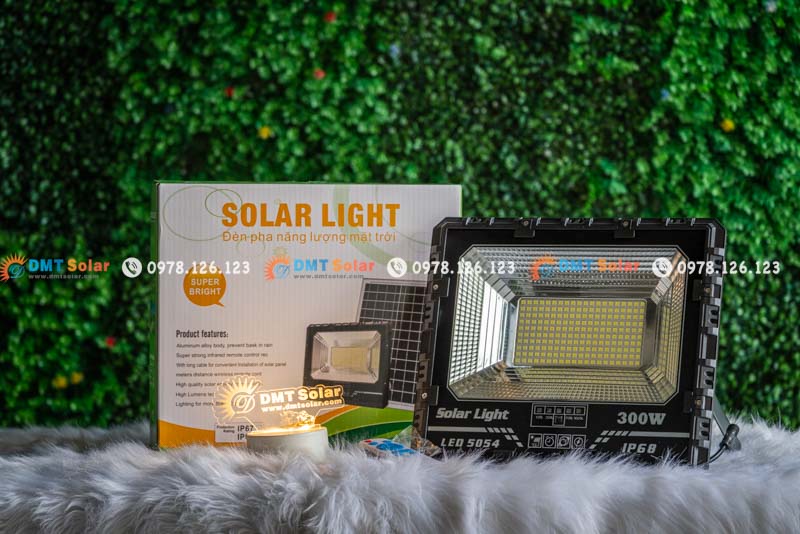 Đ&egrave;n được trang bị pin mới 100%