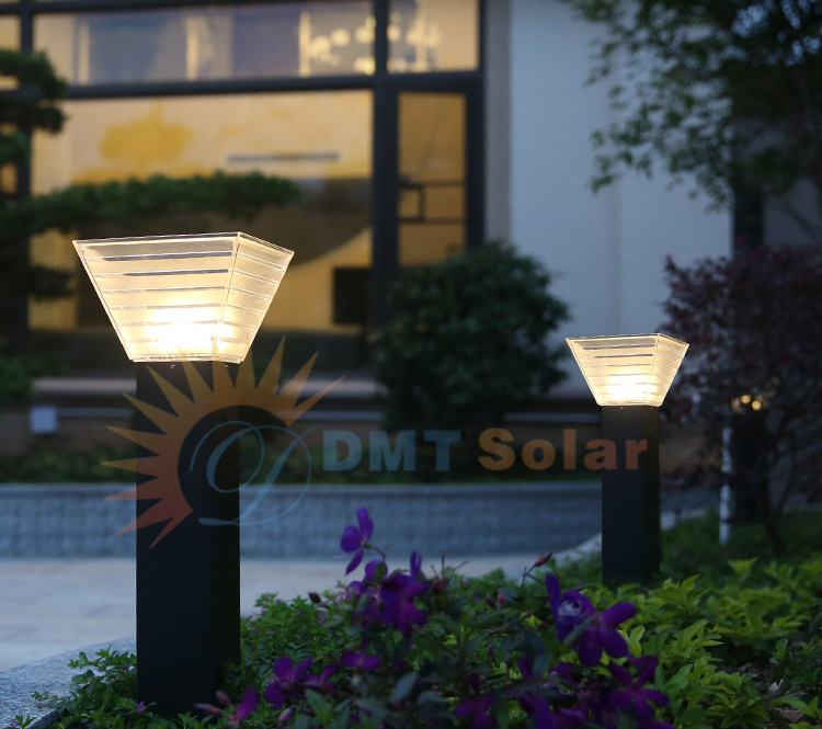Đèn năng lượng mặt trời sân vườn trụ vuông DMT-TS05D [60cm]