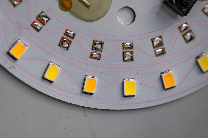 Led đ&egrave;n trụ cổng bằng đồng