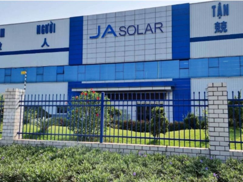 Pin JA Solar được sản xuất tại Trung Quốc