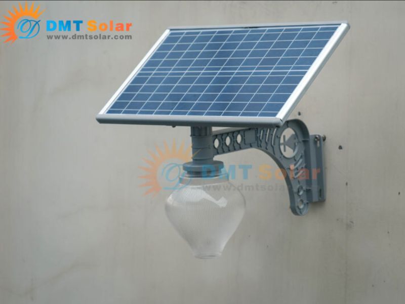 Đ&egrave;n năng lượng mặt trời gắn ban c&ocirc;ng