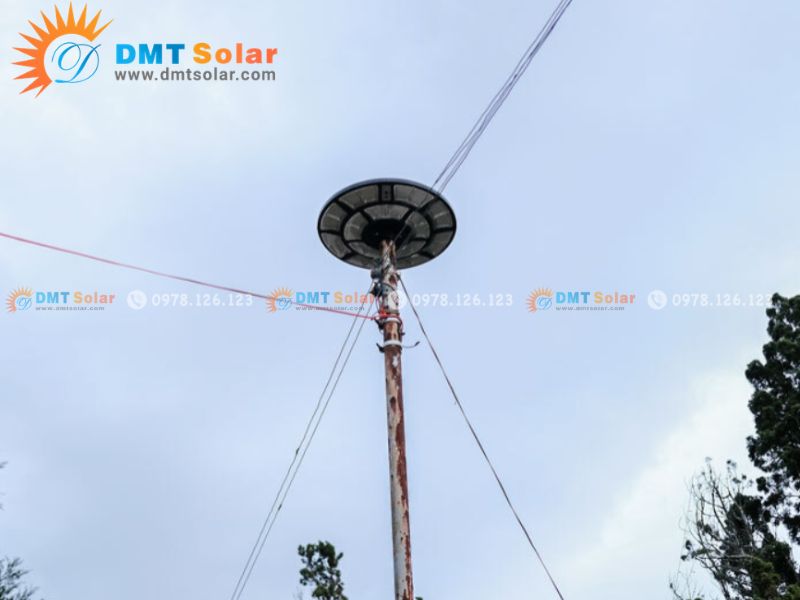 C&aacute;c  sai lầm khi lắp đ&egrave;n năng lượng mặt trời s&acirc;n vườn biệt thự 