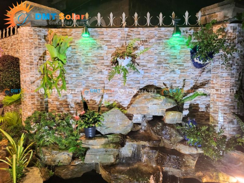 Đ&egrave;n chiếu điểm trang tr&iacute; tiểu cảnh s&acirc;n vườn