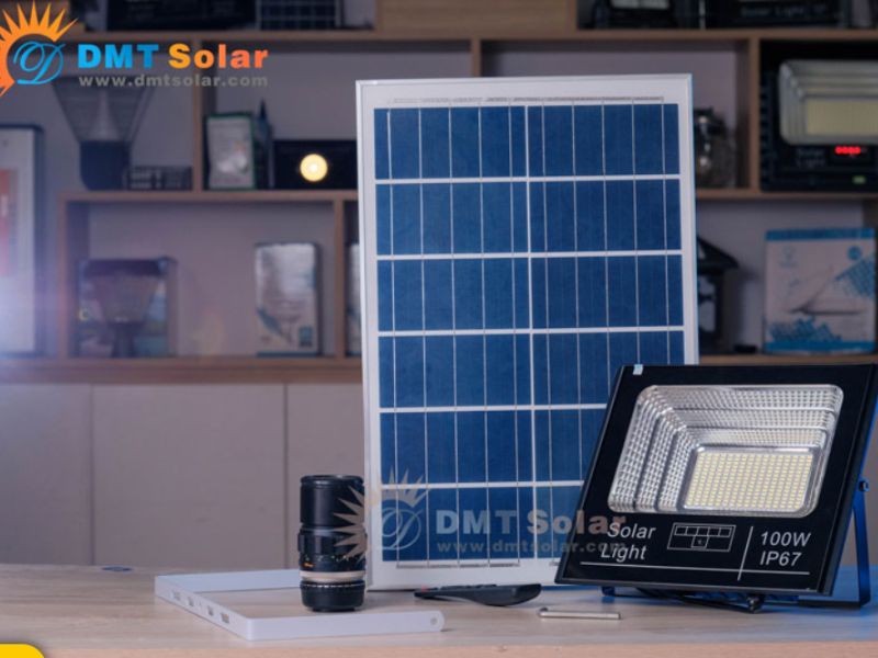 Đèn pha năng lượng mặt trời IP67 100W giá rẻ P-100S