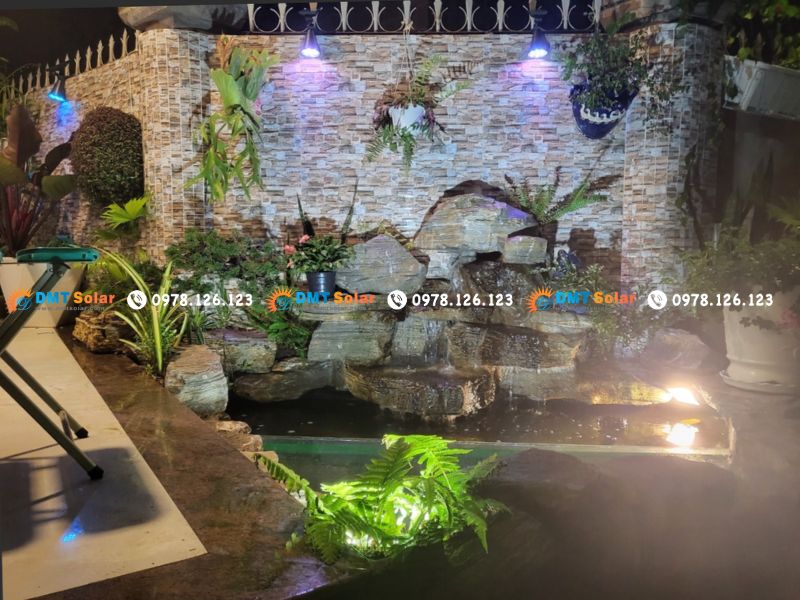 Đ&egrave;n năng lượng mặt trời d&ugrave;ng trang tr&iacute; s&acirc;n vườn, tiểu cảnh