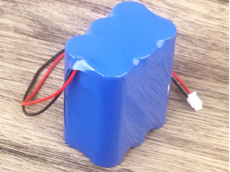 Khi n&agrave;o cần thay pin quạt năng lượng mặt trời?