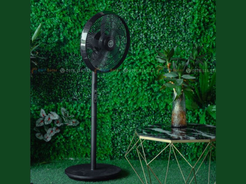 Thay pin quạt năng lượng mặt trời tại DMT Solar