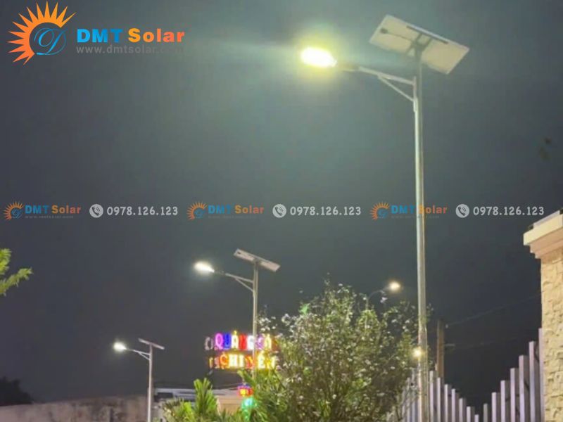 Độ ẩm cao kh&ocirc;ng ảnh hưởng trực tiếp (nếu đ&egrave;n đạt chuẩn IP)