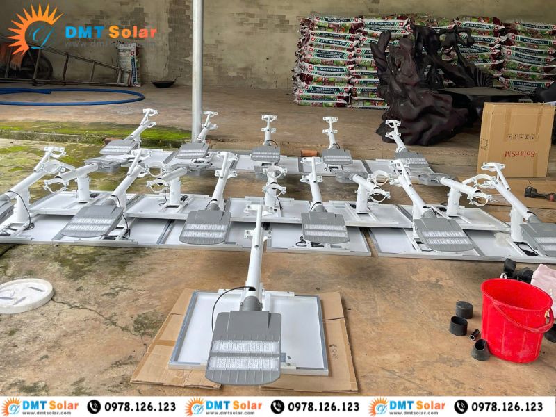 Số lượng lắp đặt l&ecirc;n đến 200 bộ đ&egrave;n đường NLMT