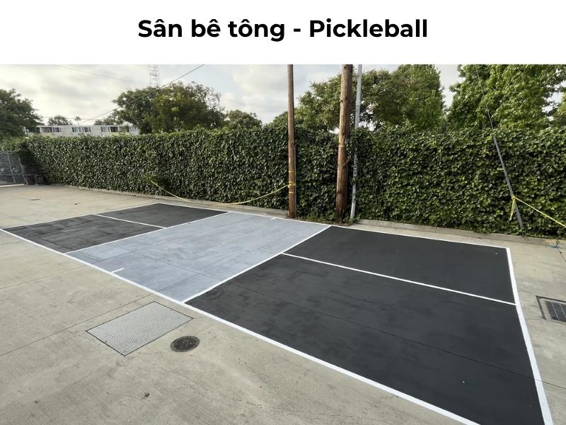 Mặt sân bê tông pickleball